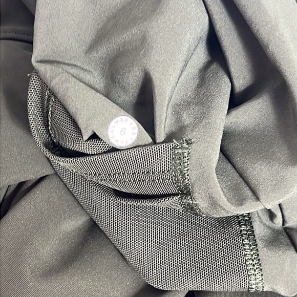 Lululemon On The Fly Pant Size 6 Dark Olive Athleisure Workout EUC - Picture 5 of 10